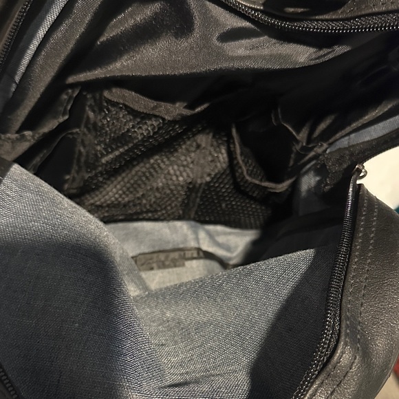 Men's Duffle Bag - Picture 6 of 16